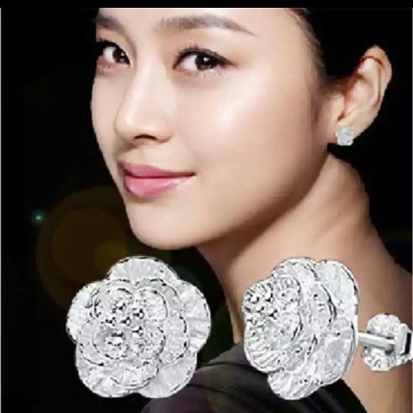 Jewelry - Sterling Silver Floral Stud Earrings